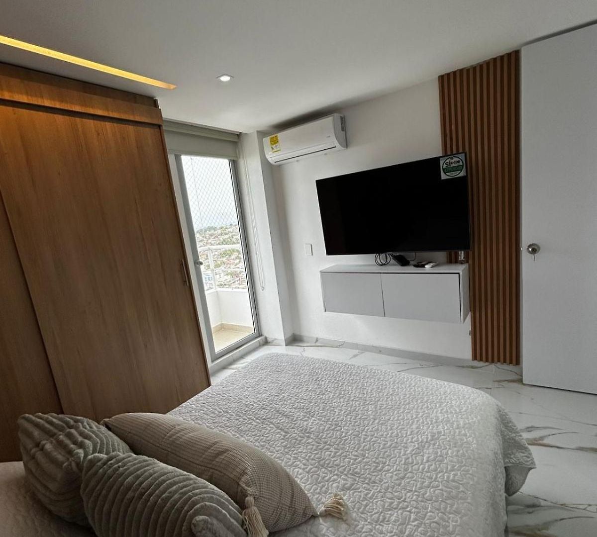 2704 Apartamento *