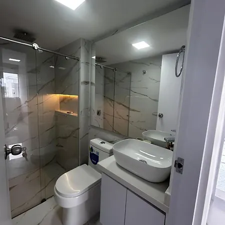 2704 Apartamento *