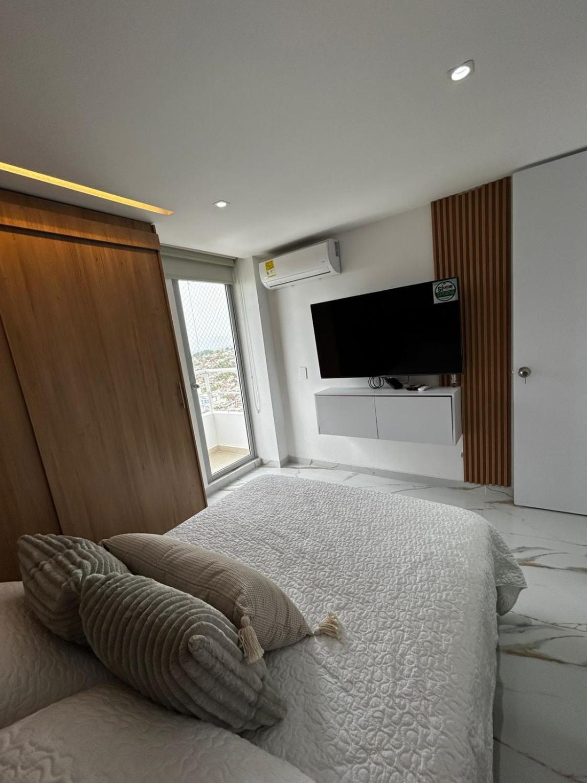 2704 Apartamento *